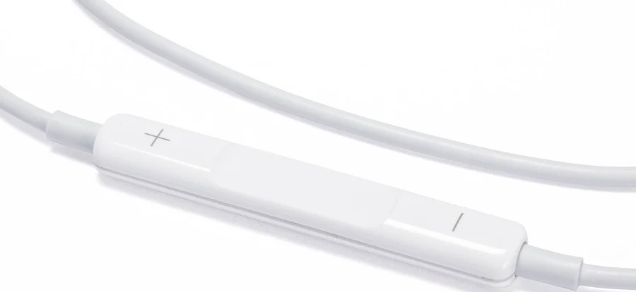 Lightning Earphones Compatible With Apple Devices - Image 4