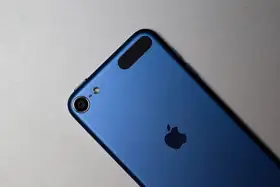 Featured image for the article on the growing market for pre-owned mobile phones